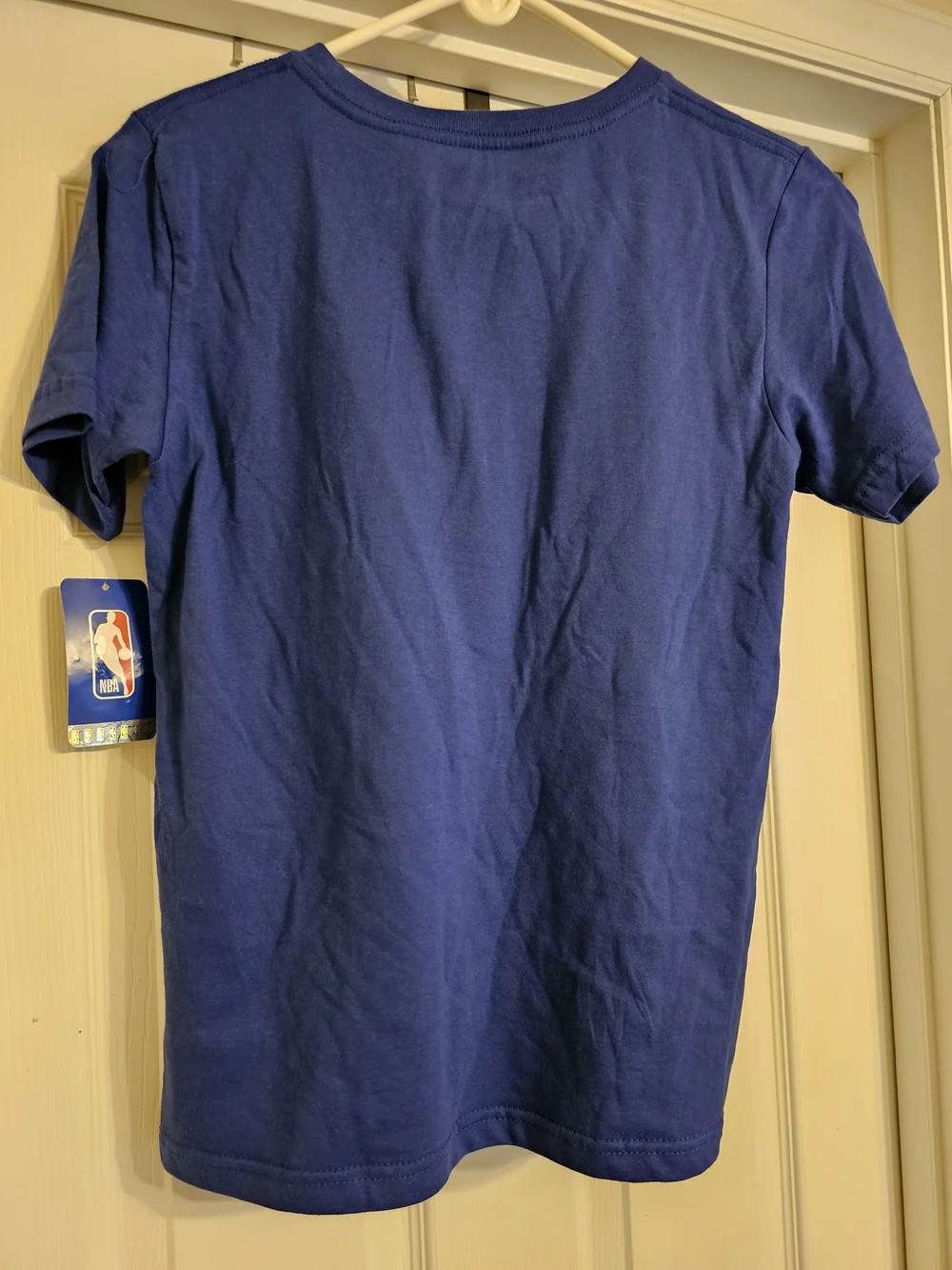 NWT New York Knicks T-shirt. Size:L 12/14. - Picture 3 of 5